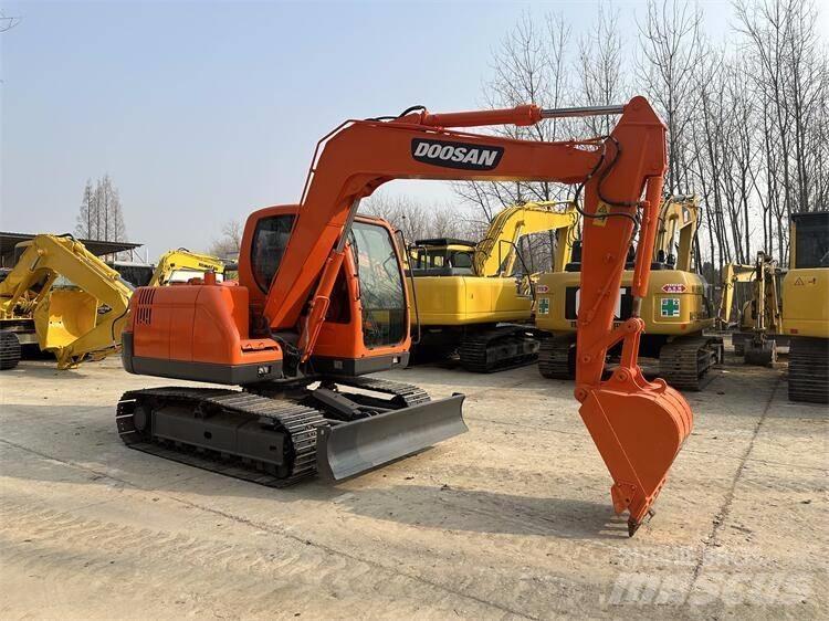 Doosan DX75 Mini excavators < 7t