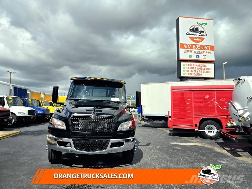 International MV607 Recovery vehicles