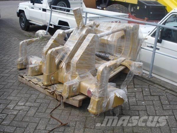CAT 140M/160M Ripper Other