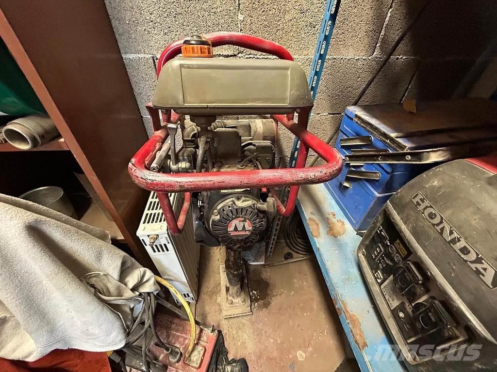 Mikasa MTR-40F Vibrator compactors