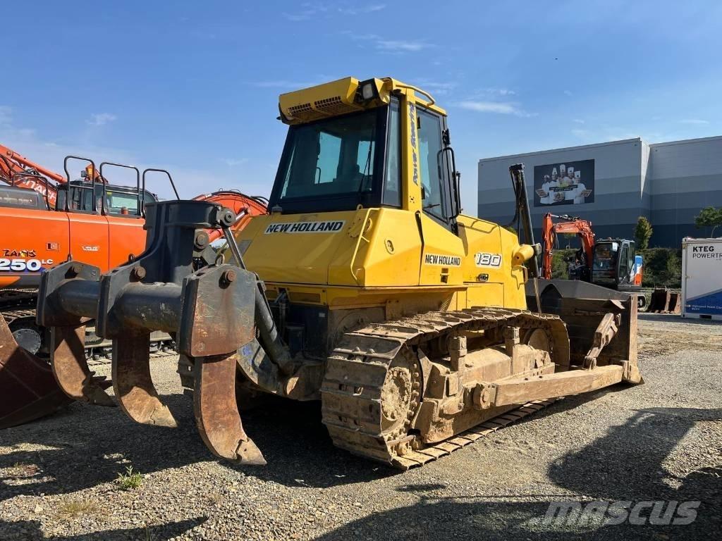 New Holland D180 Crawler dozers