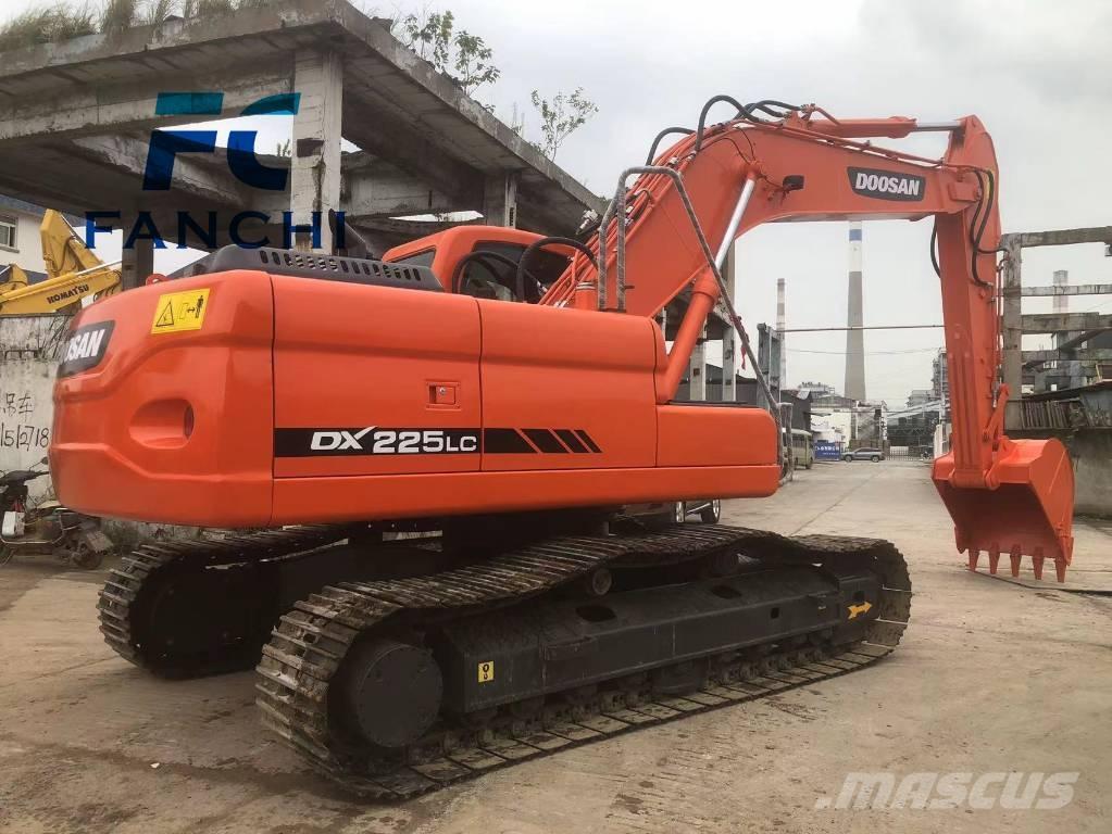 Doosan DX 225 LC Crawler excavators