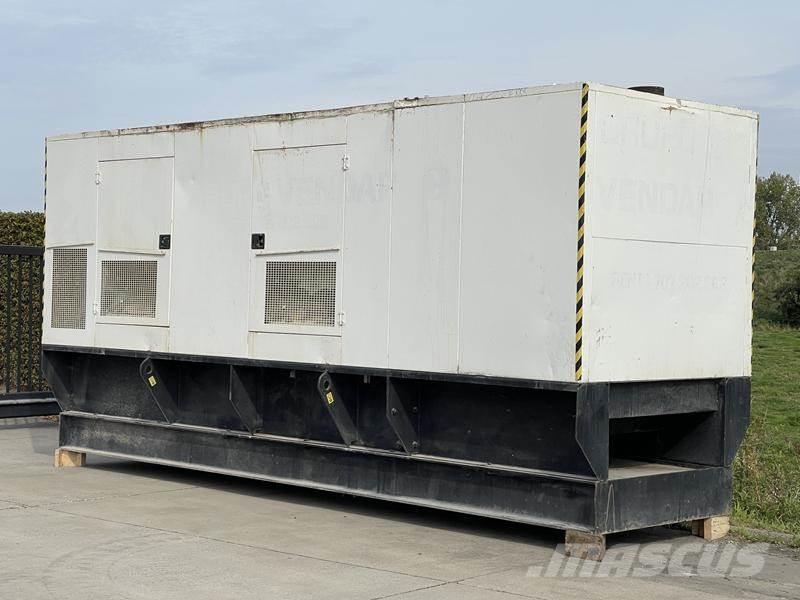 CAT C 18 - 700 Diesel Generators