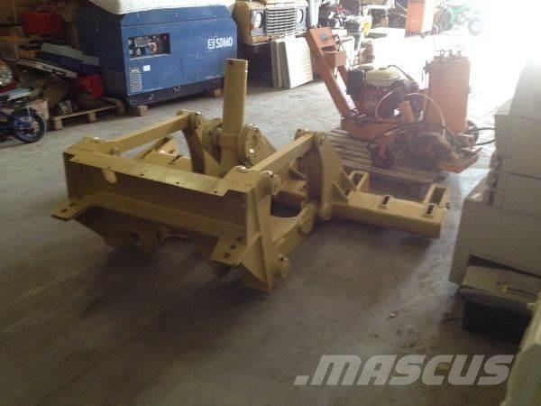 CAT 140H/160H Ripper Other
