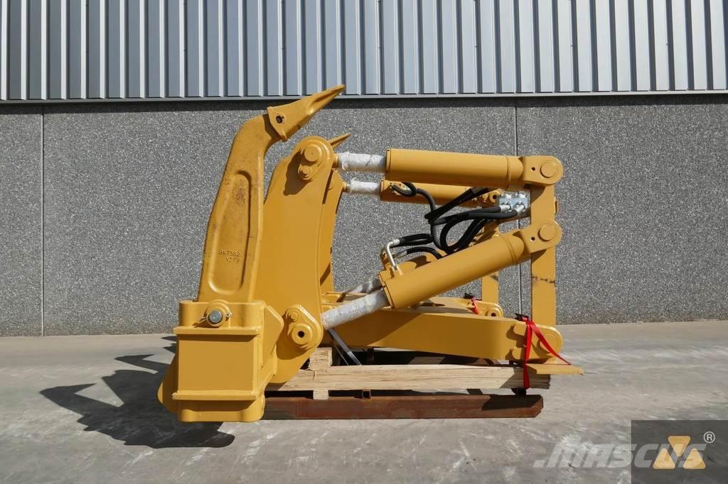 CAT D7E Ripper Other components