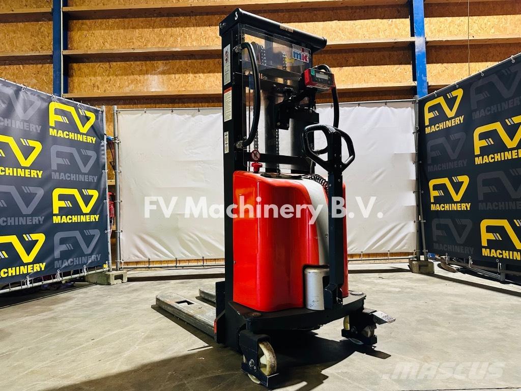 Schefer EHS25 Hand pallet stackers