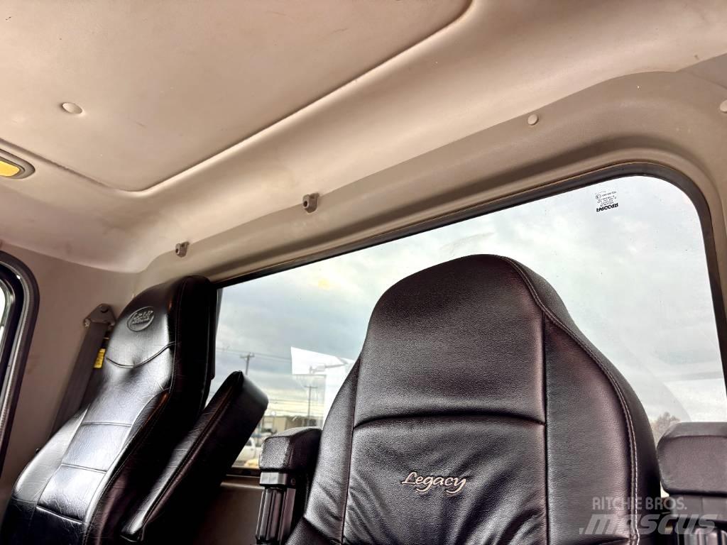 Peterbilt 389 Truck Tractor Units