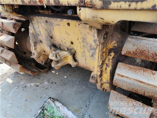 Komatsu D41P Crawler dozers
