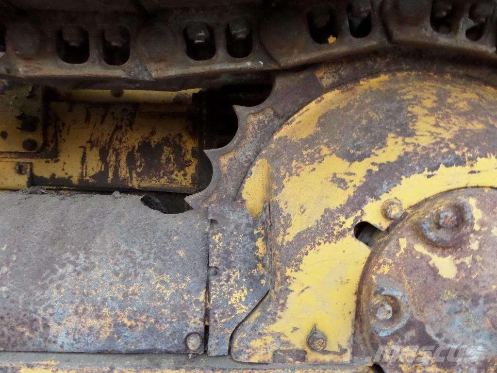 CAT D 4 E Crawler dozers