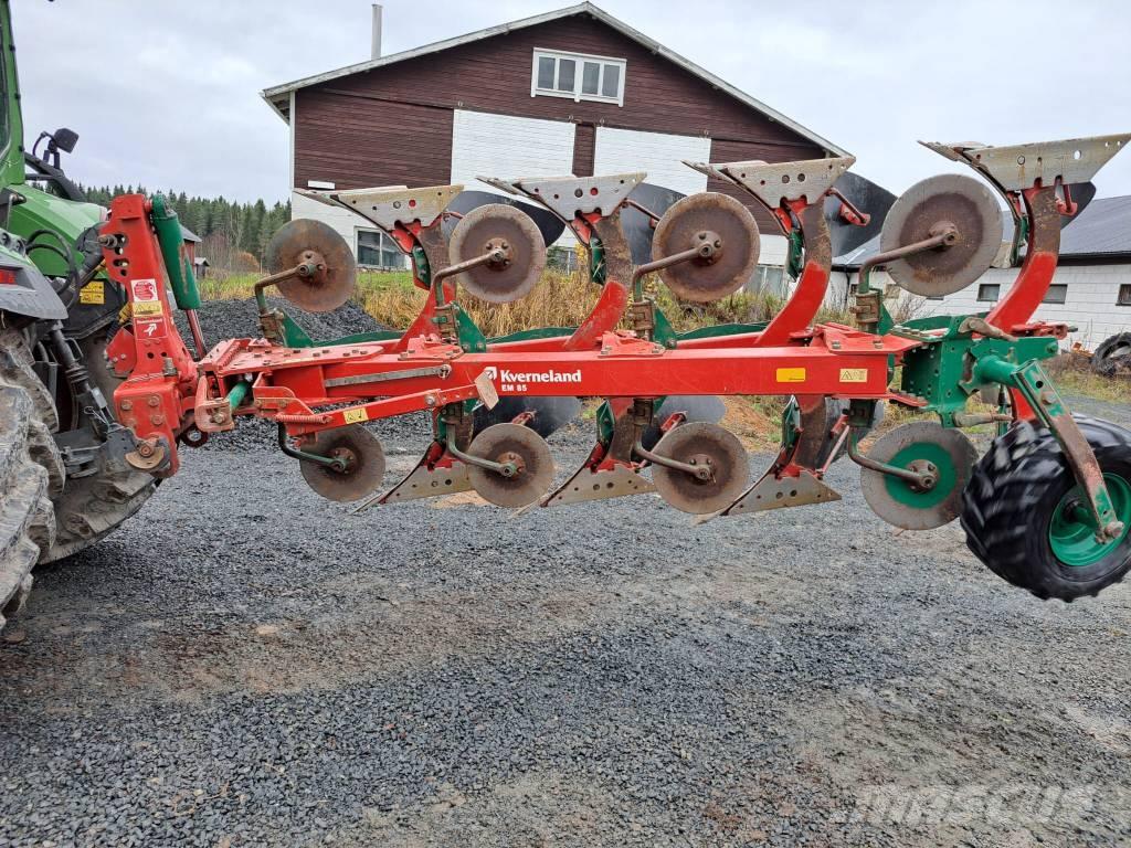Kverneland EM 85 Reversible ploughs