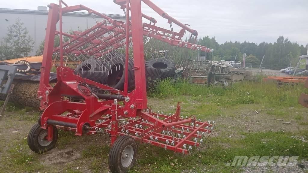  Izak rikkaäes Comb harrows