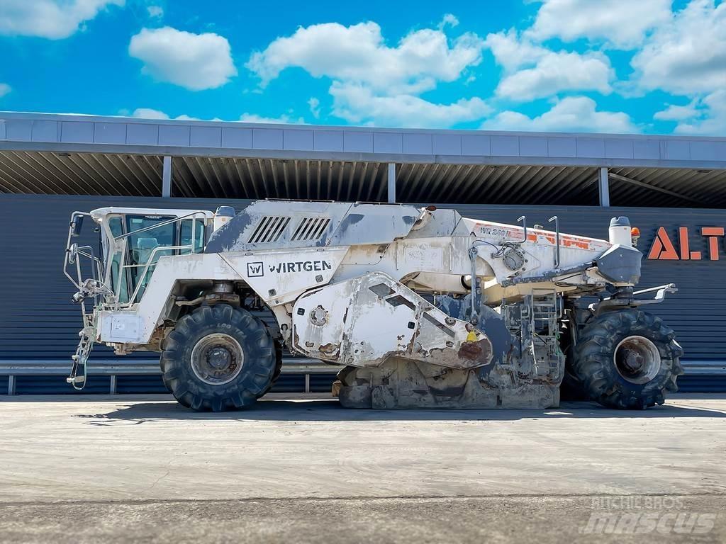 Wirtgen WR 240I Asphalt recyclers