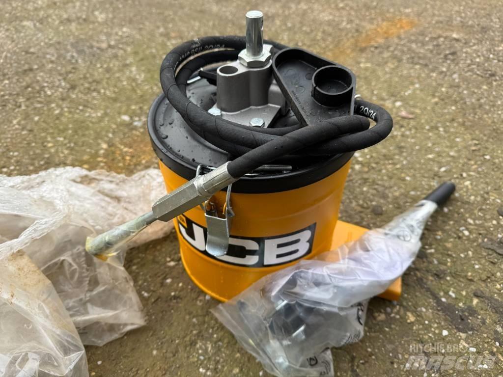 JCB 3 DX 4X4 ( UNUSED ) TLB's
