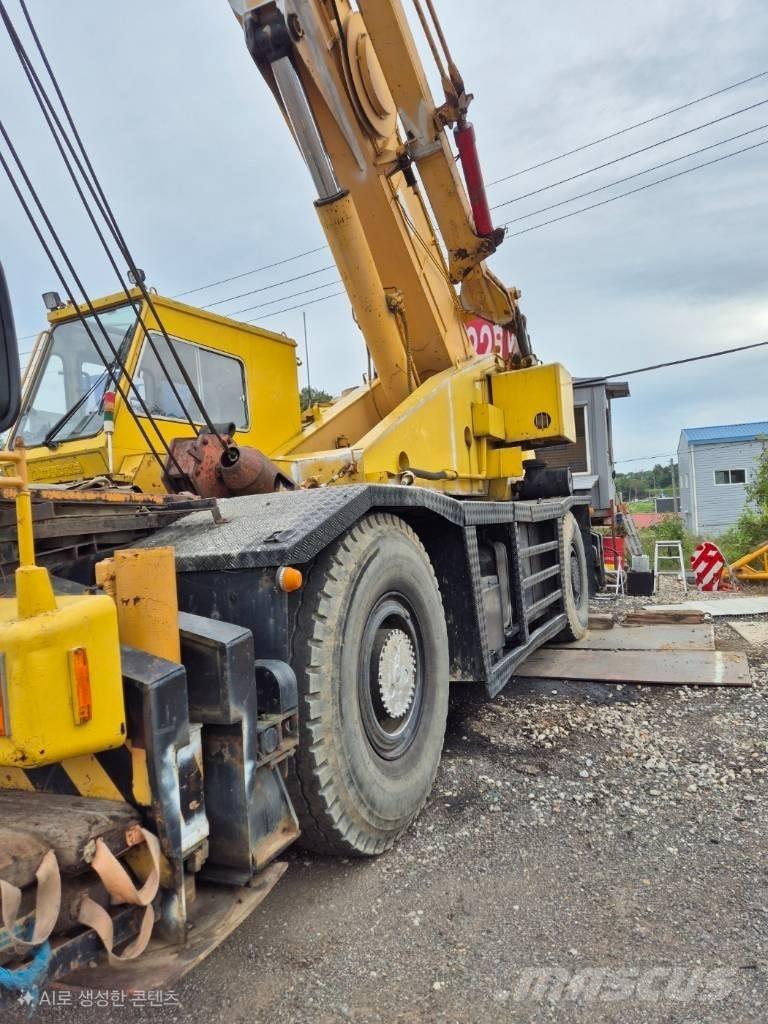 Kato SS 500 Rough terrain cranes