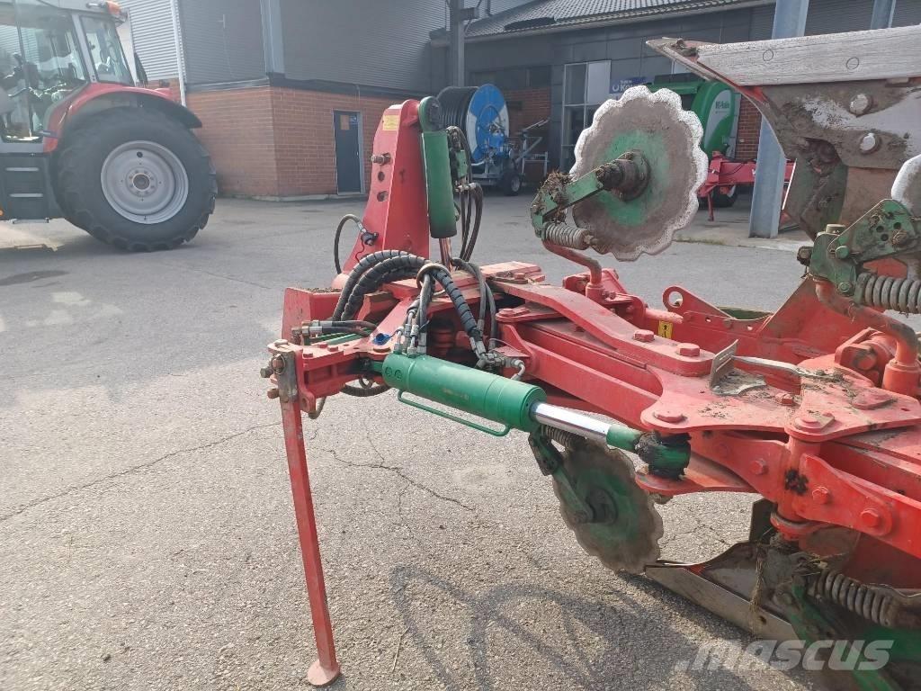 Unia Vario 4S Long Reversible ploughs