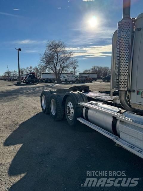 Western Star 4900 Truck Tractor Units