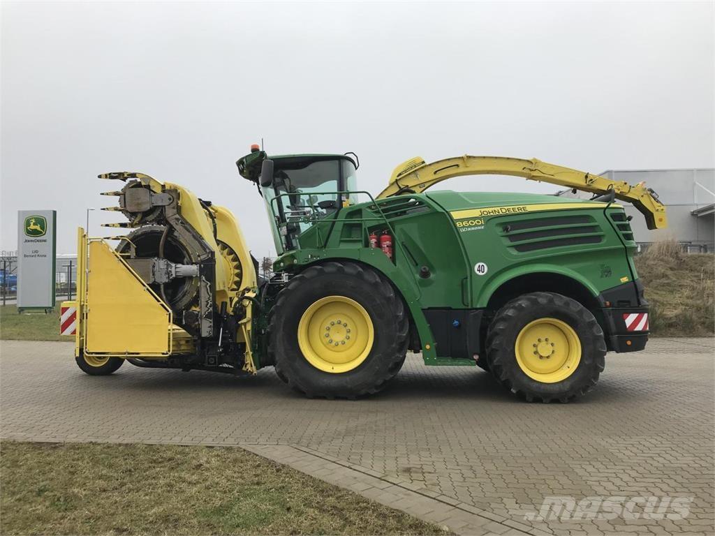 John Deere 8600 Self-propelled foragers