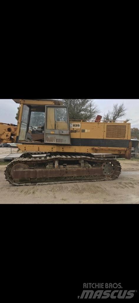 CAT 235 Crawler excavators