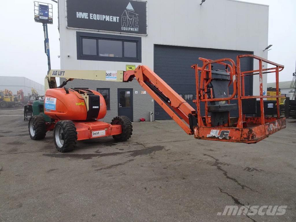 JLG 600AJ Articulated boom lifts