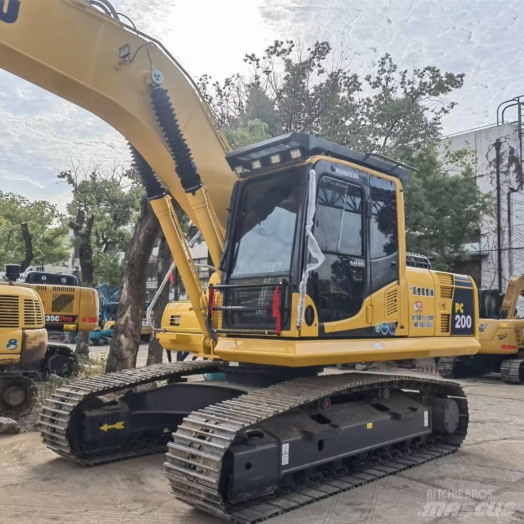 Komatsu PC 200 Crawler excavators