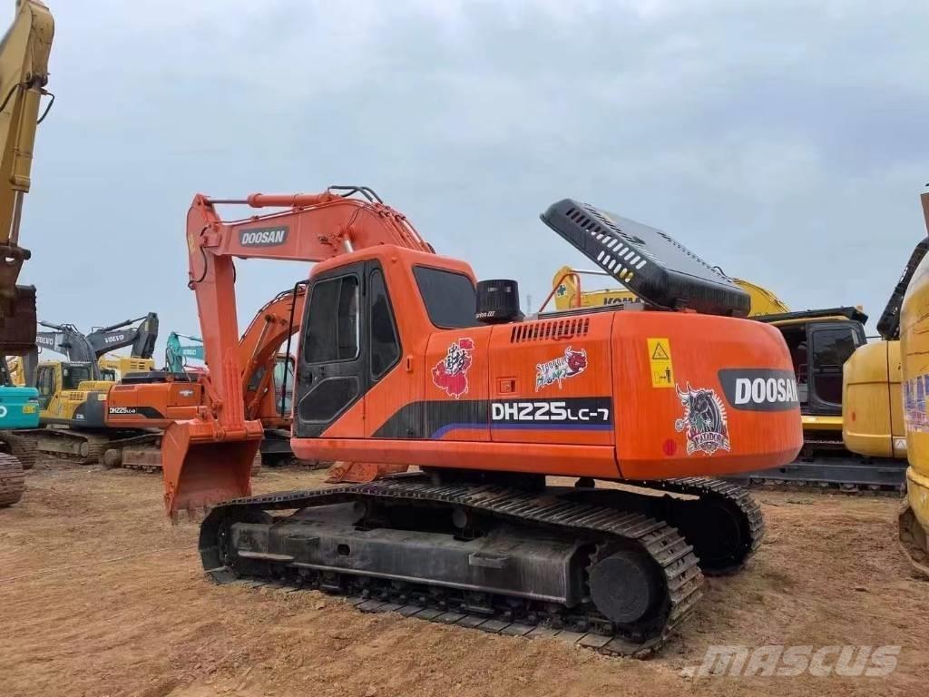 Doosan 225-7 Crawler excavators