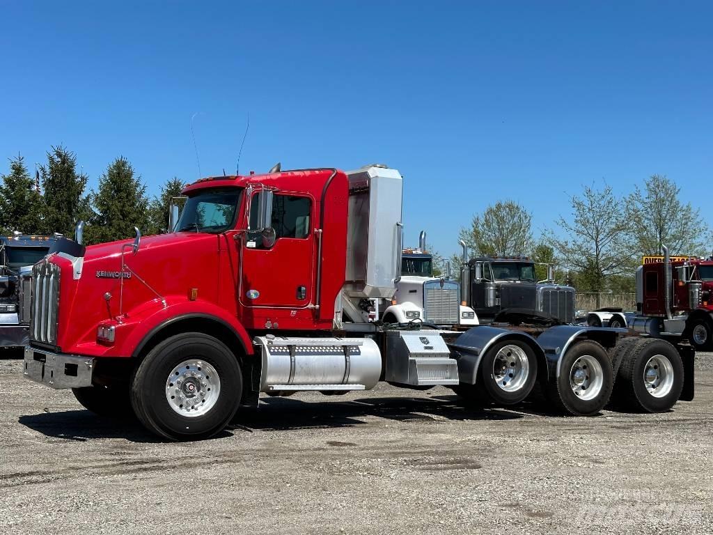 Kenworth T800 Truck Tractor Units