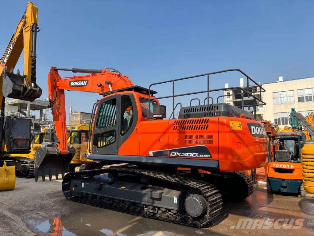 Doosan DX 300 LC - 9 C Mini excavators < 7t