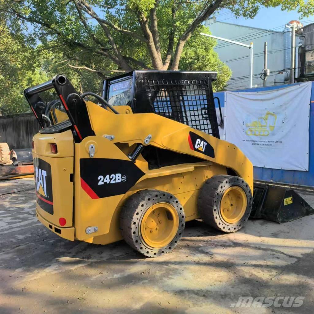 CAT 242 B 3 Skid steer loaders