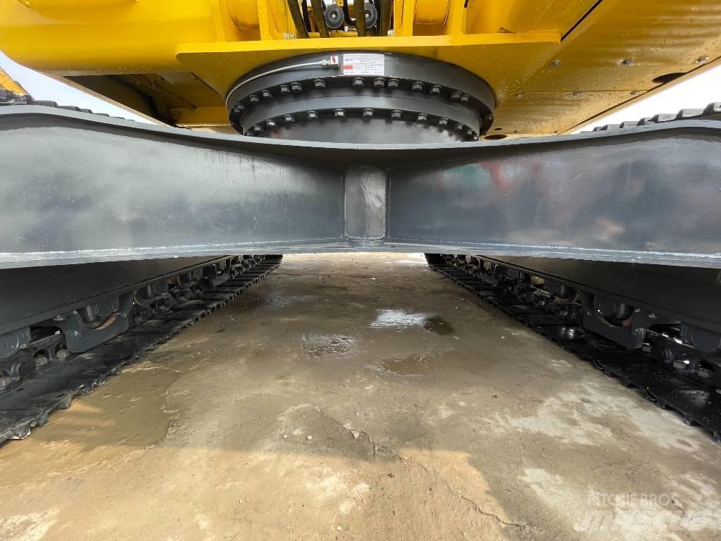 Komatsu PC 220-8 Crawler excavators