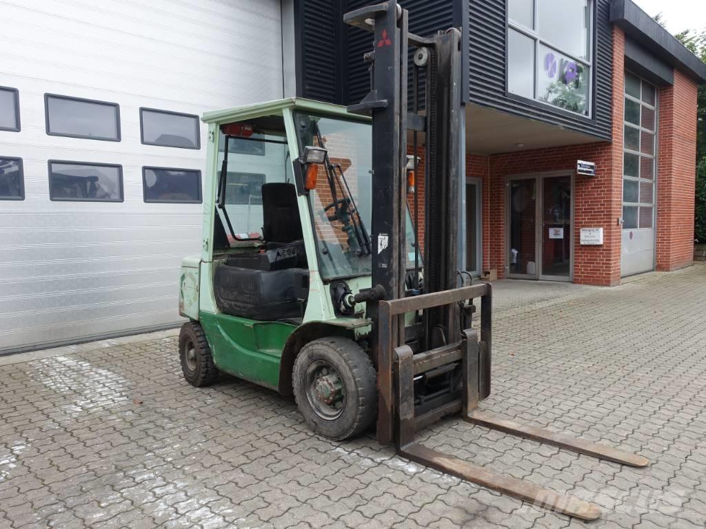Mitsubishi FD 25 T Diesel trucks