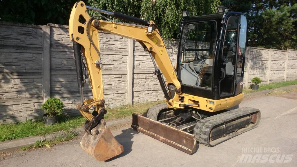 CAT 302.7 D Midi excavators  7t - 12t