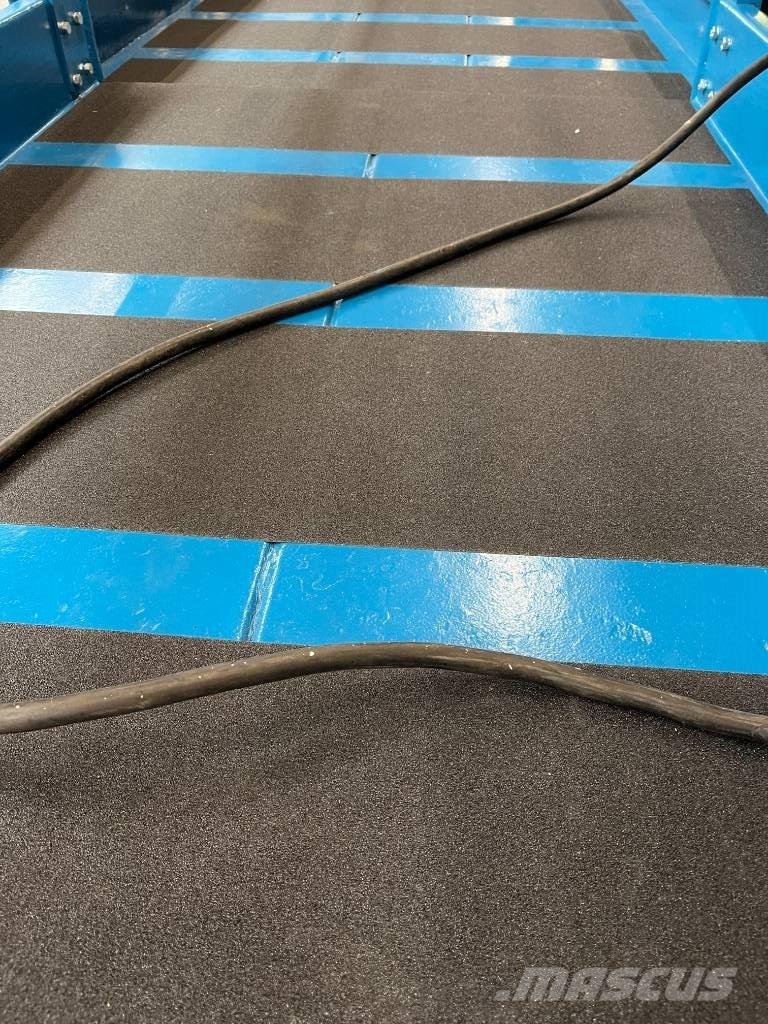  up richt X32N Scissor lifts