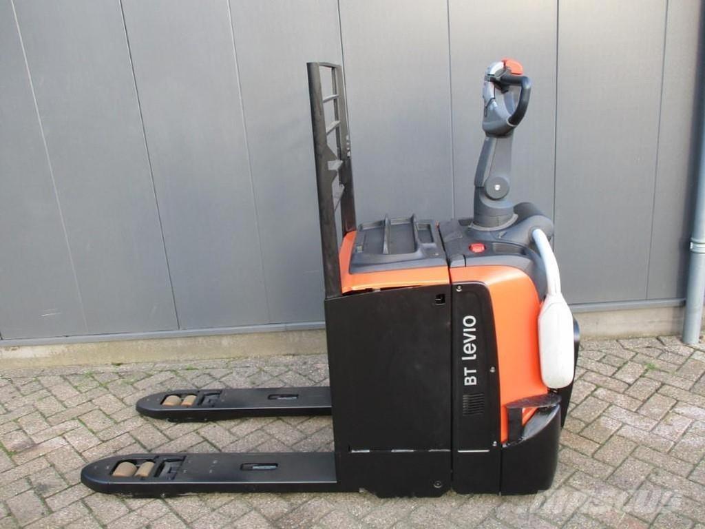 Toyota LPE250 Low lifter with platform