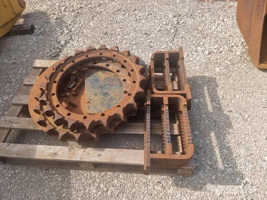 CAT 320 D FOR PARTS Crawler excavators