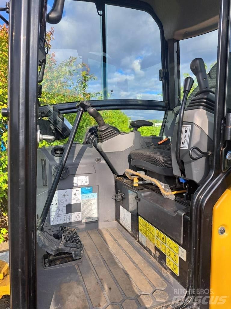 CAT 302cr Mini excavators < 7t