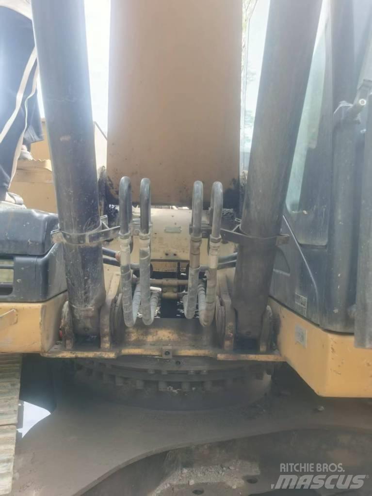 CAT 320 D2 Crawler excavators