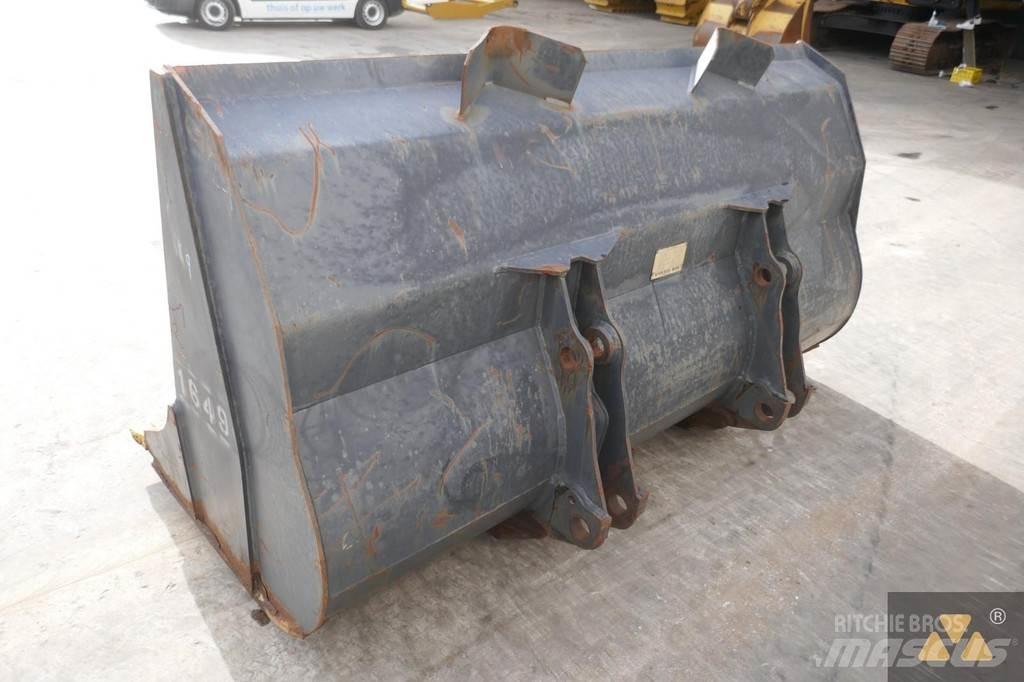 Volvo L120B Bucket Buckets