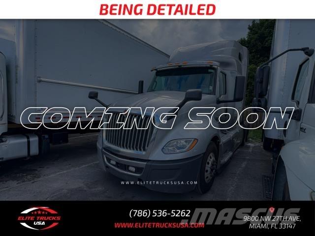 International LT Other trucks