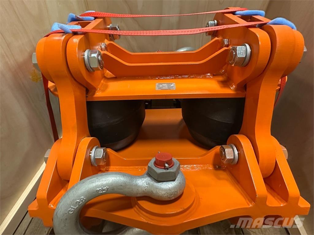  Finaros Other cranes