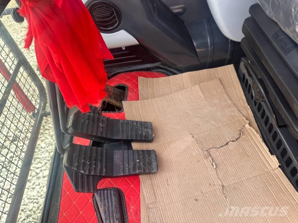 Komatsu PC 240 Crawler excavators