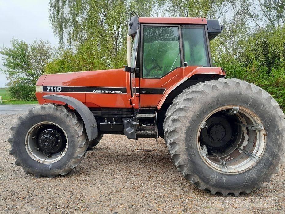 Case IH Magnum 7110 Tractors