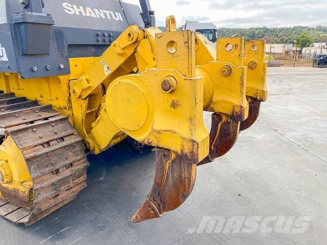 Shantui SD22W Crawler dozers