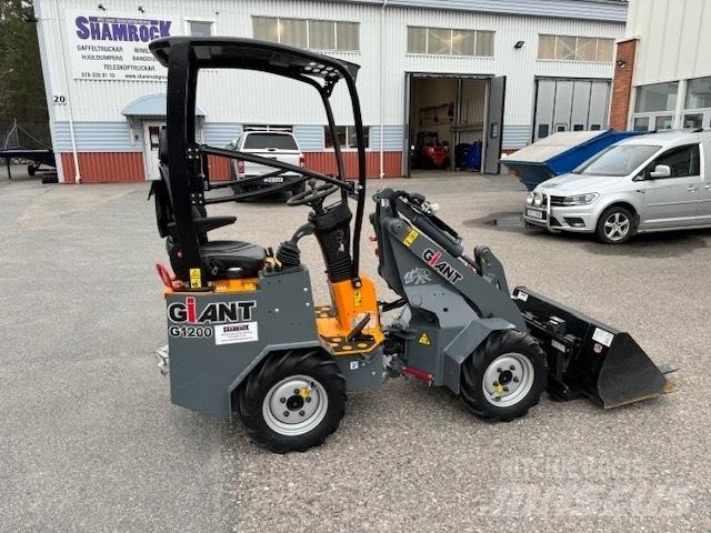 GiANT G 1200 Mini loaders