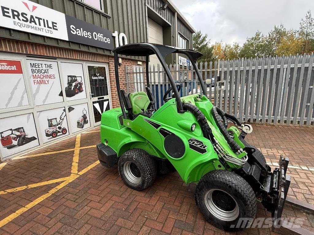 Avant 528 Mini loaders