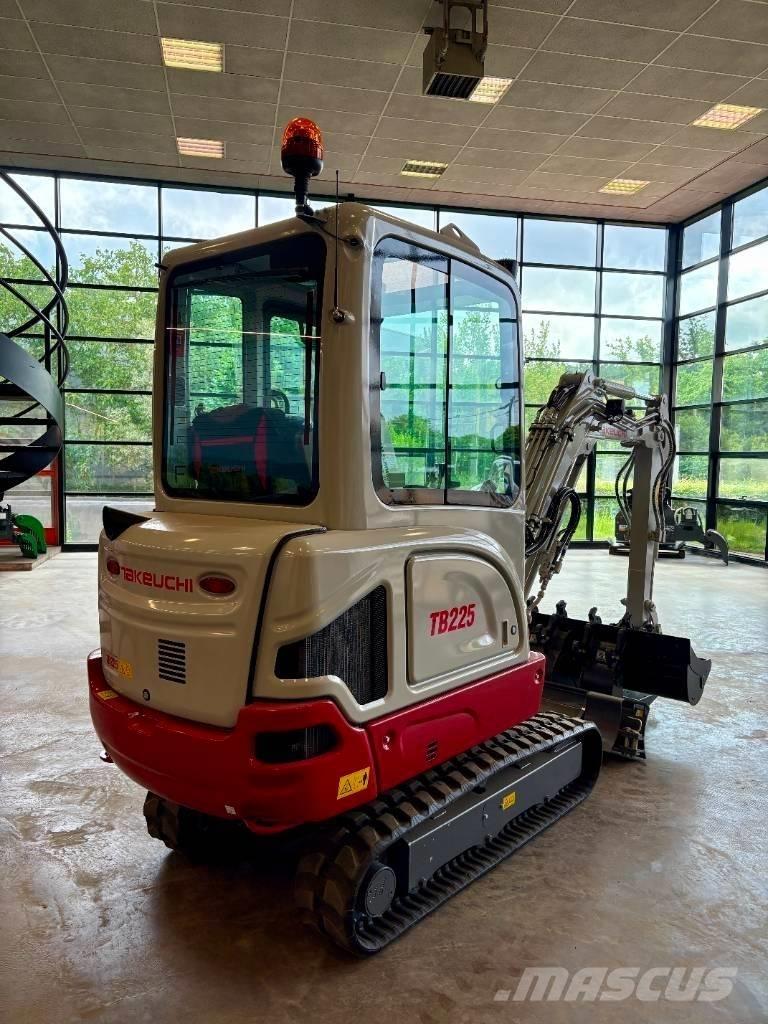 Takeuchi TB 225 Mini excavators < 7t