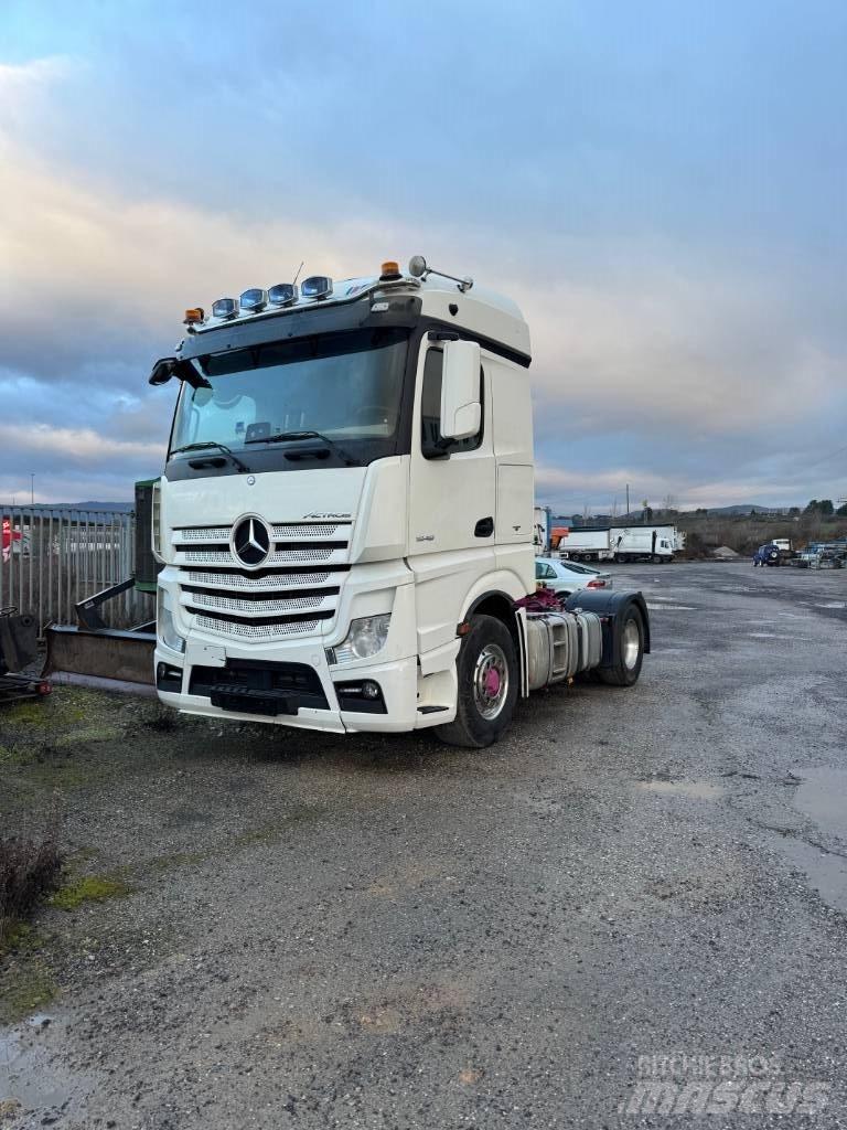 Mercedes-Benz 1848 Truck Tractor Units