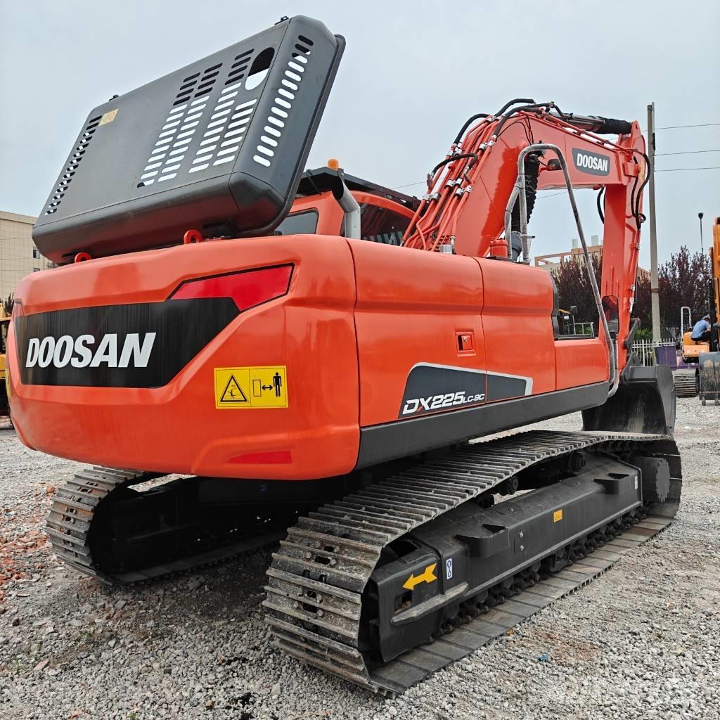 Doosan DX 225 LCA Crawler excavators