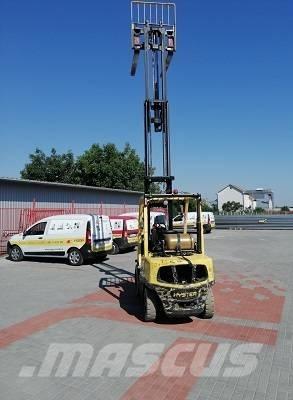 Hyster H 35 FT LPG trucks