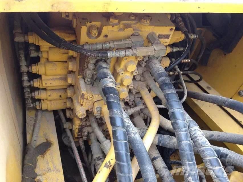 Komatsu PC 220-7 Crawler excavators