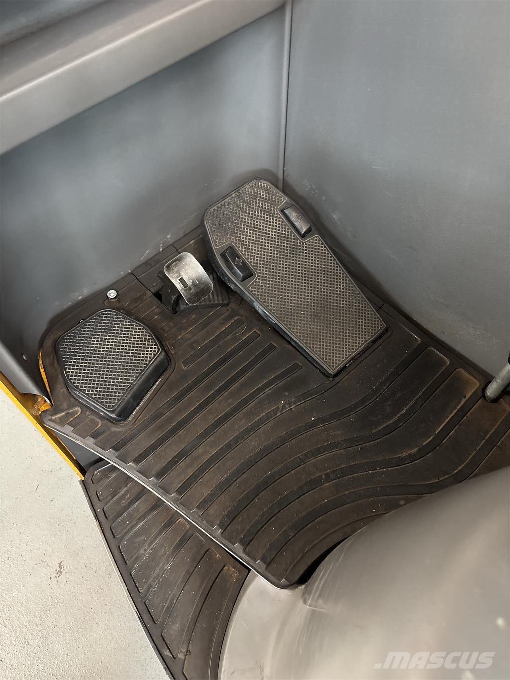 Atlet UMS200 Reach truck